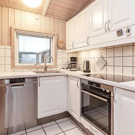 10 Person Holiday In L Kken